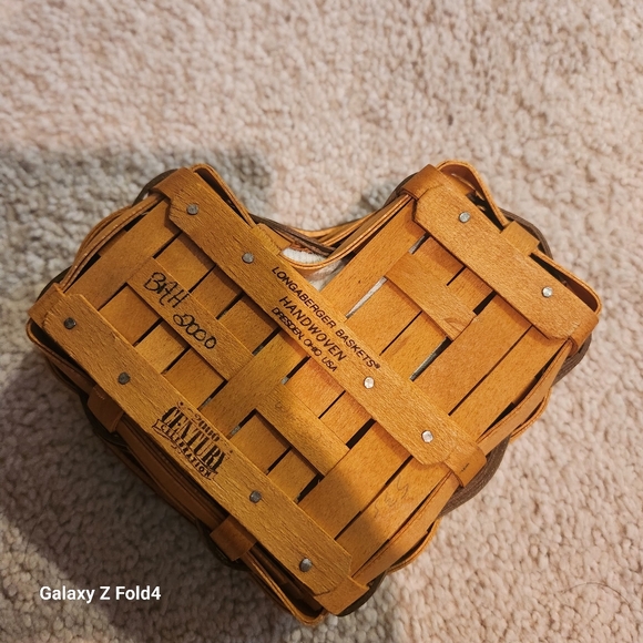 Longaberger 2000/2001 Century Calebration Heart Basket Set of 2 - Picture 3 of 7